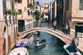how to get around venice